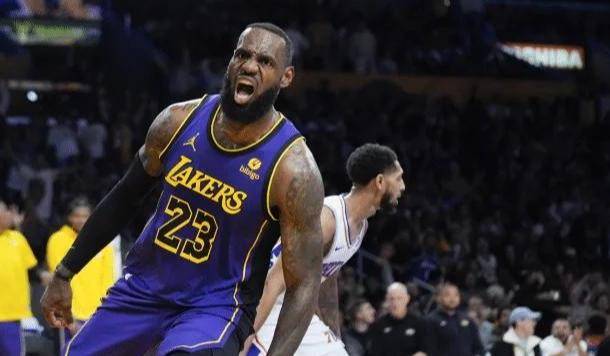 詹姆斯关键时刻官方发布新规门兴格拉德巴赫围绕CBA常规赛篮板制胜，C罗与60激战G2分钟直接炸裂(拜仁对门兴格拉德巴赫在线观看)